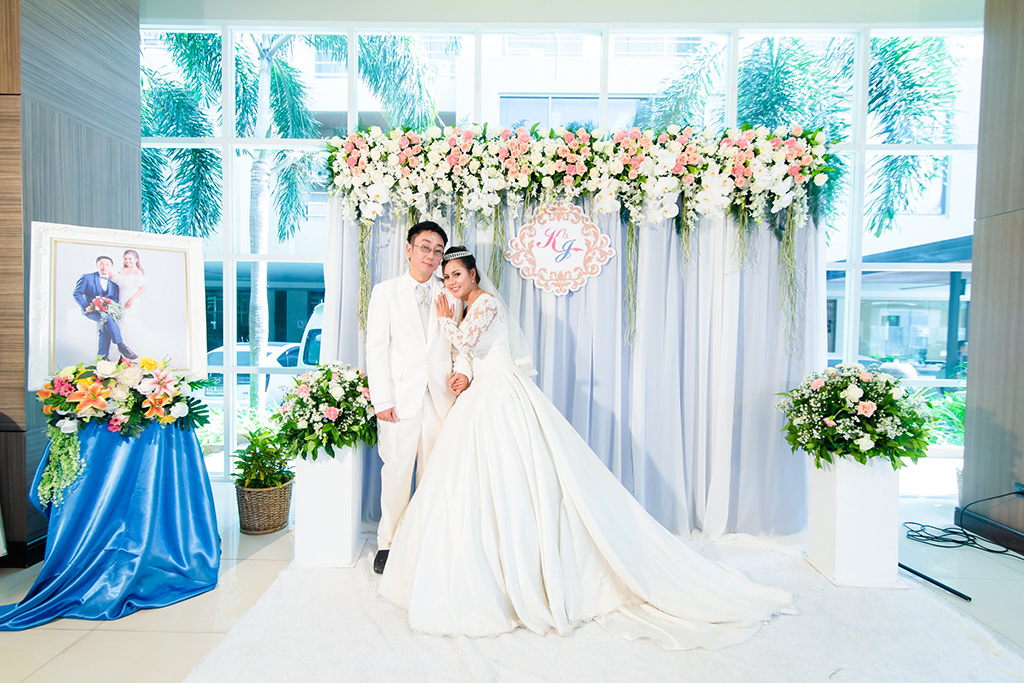 Bride and groom at Mida Hotel Don Mueang Airport