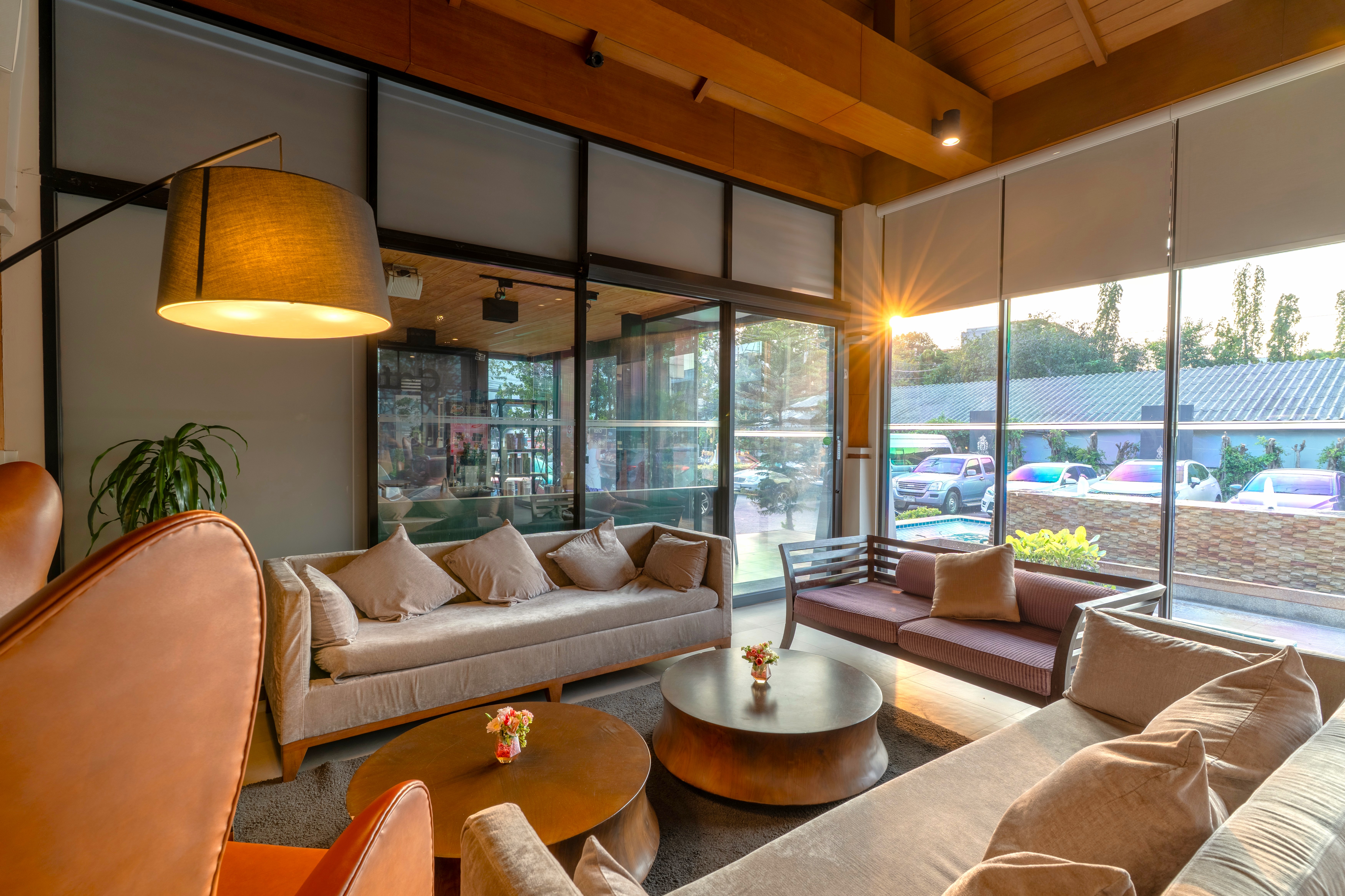 Lobby & Lounge