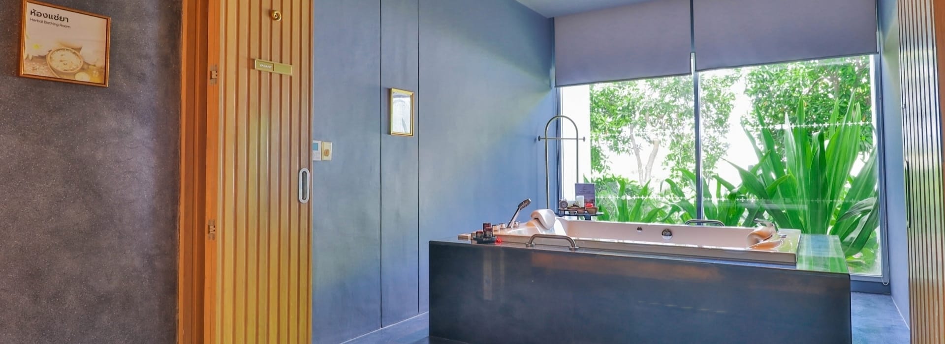 Thai-inspired spa treatment room at Aksorn Rayong